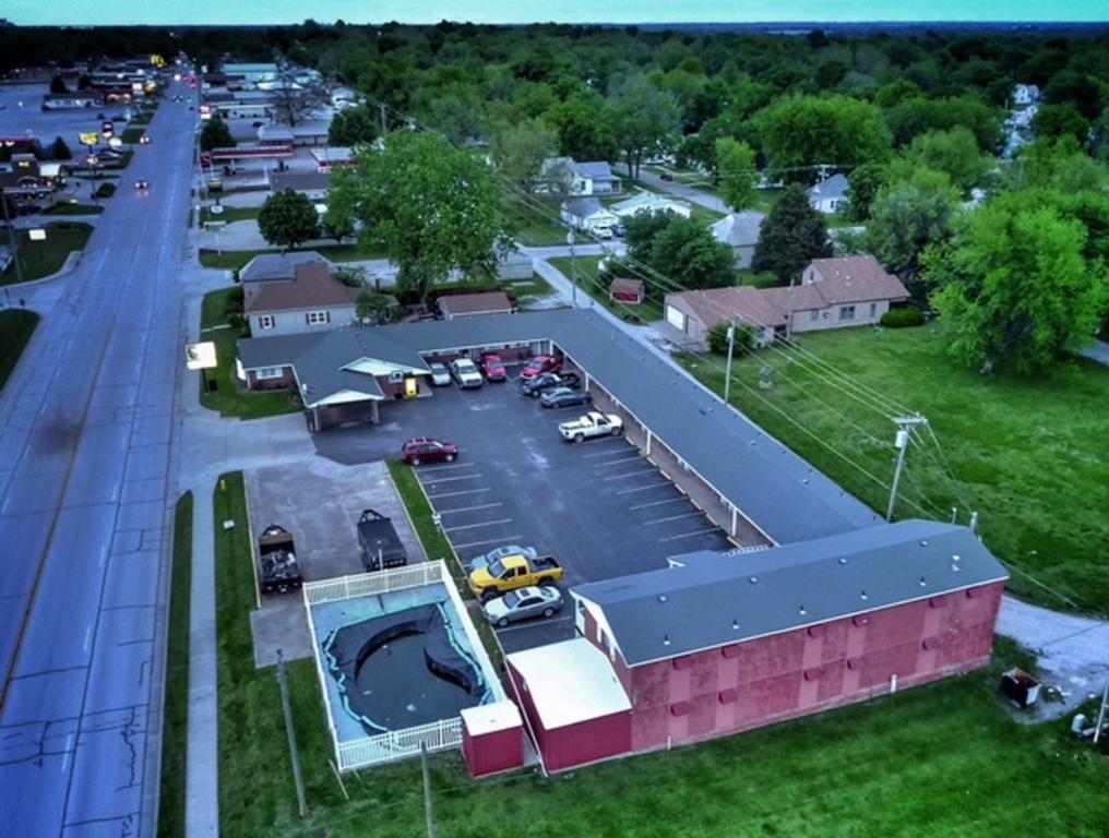 Guest House Motel Chanute Extérieur photo