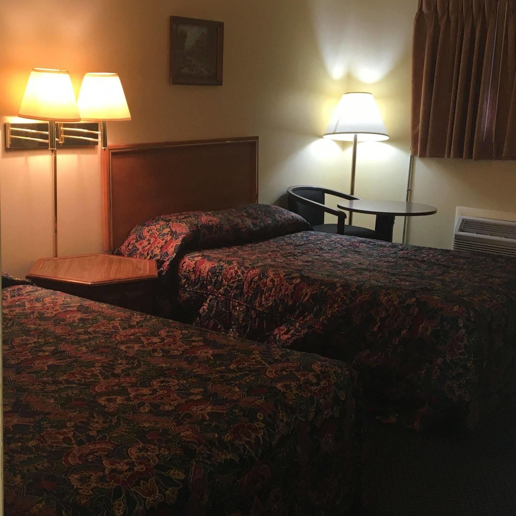 Guest House Motel Chanute Extérieur photo
