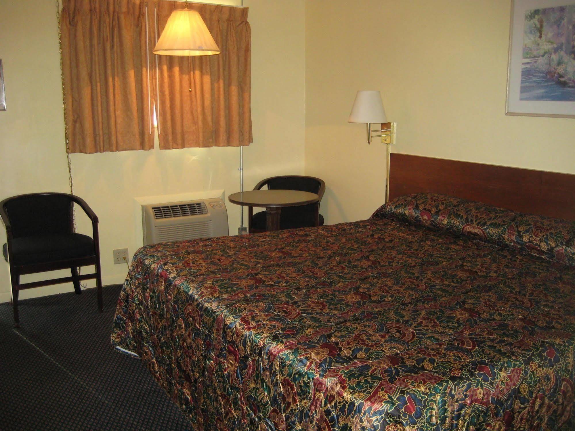 Guest House Motel Chanute Extérieur photo