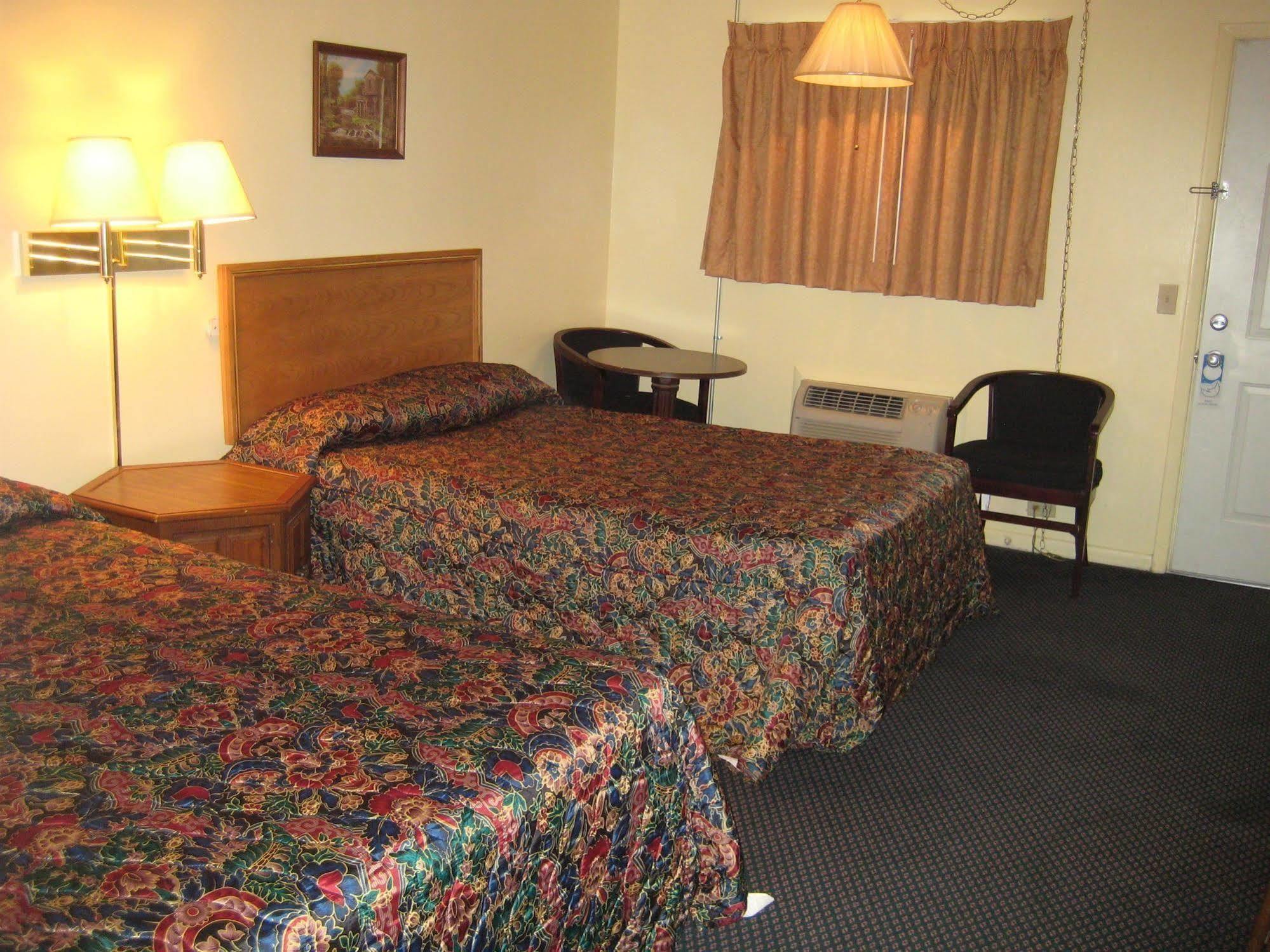 Guest House Motel Chanute Extérieur photo