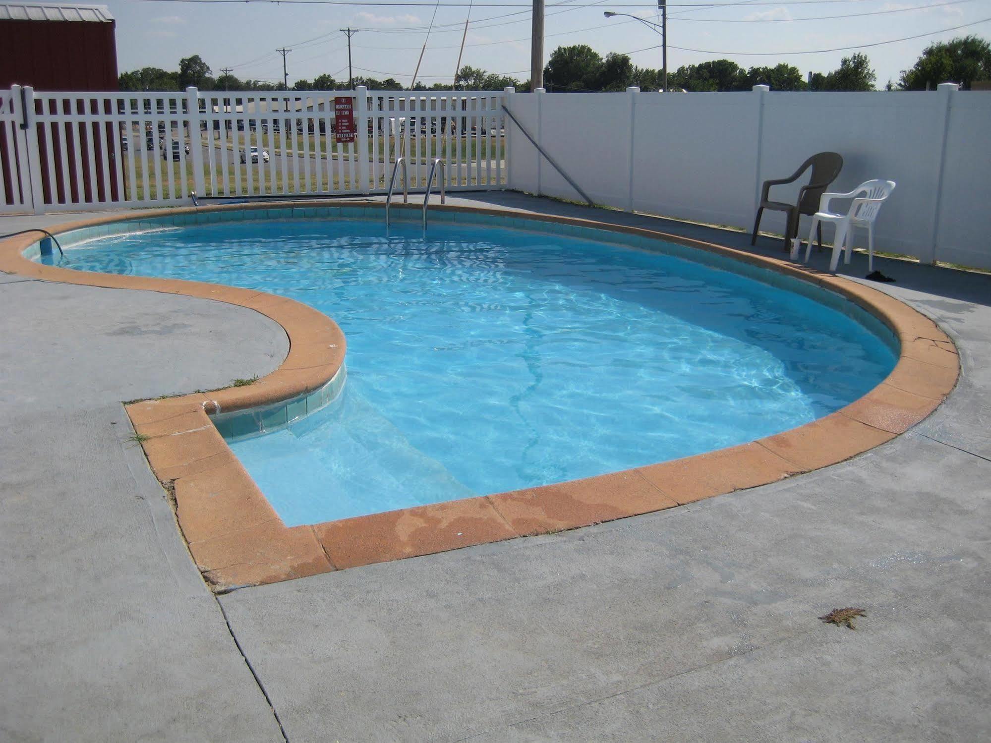 Guest House Motel Chanute Extérieur photo