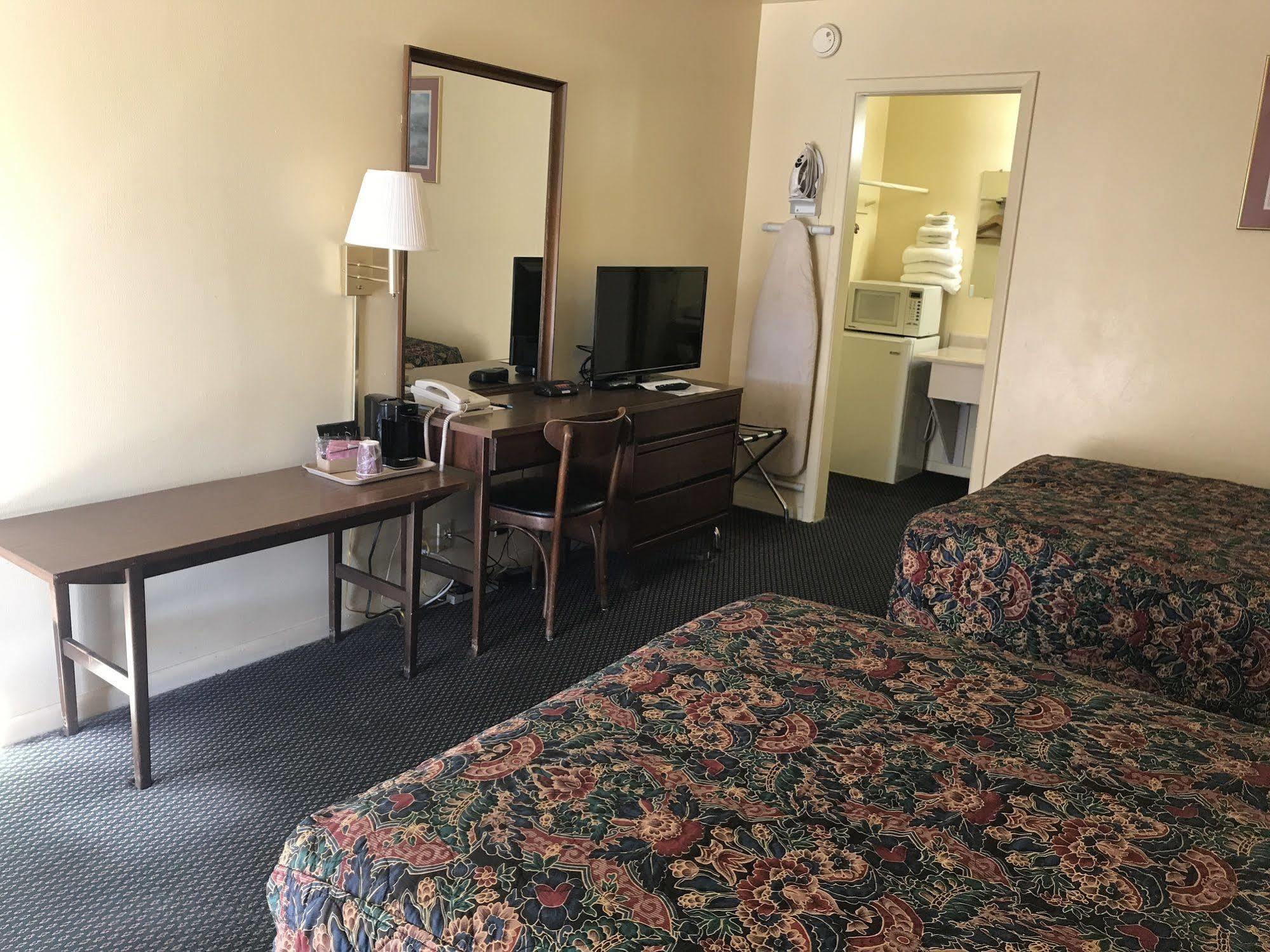 Guest House Motel Chanute Extérieur photo