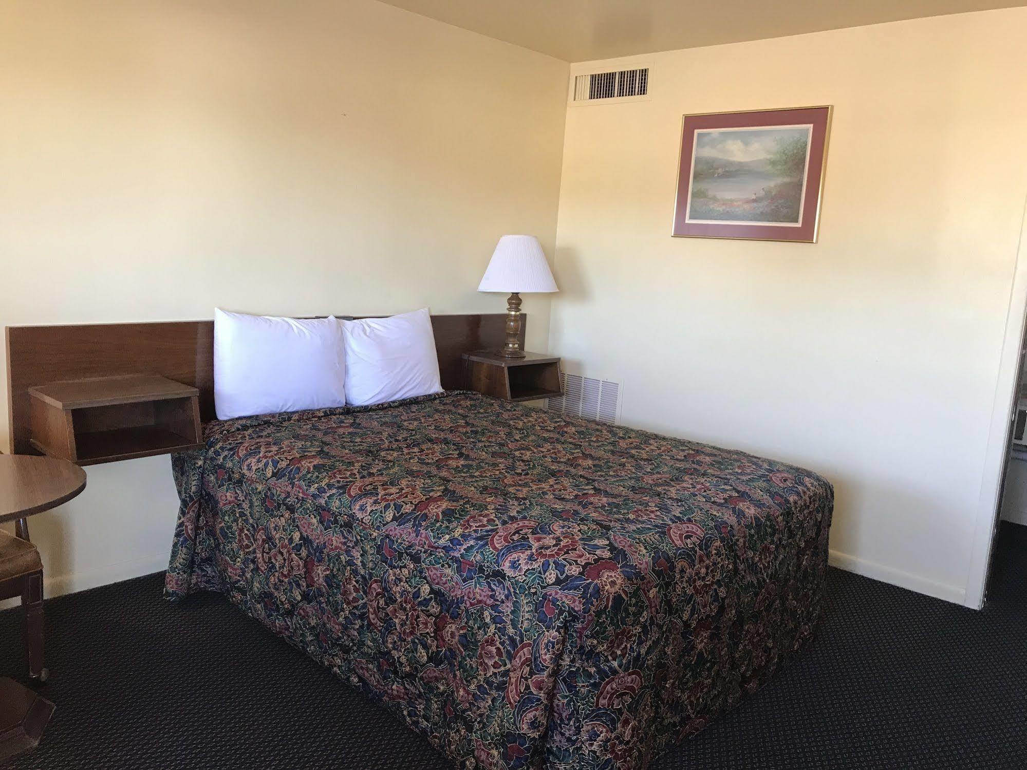 Guest House Motel Chanute Extérieur photo